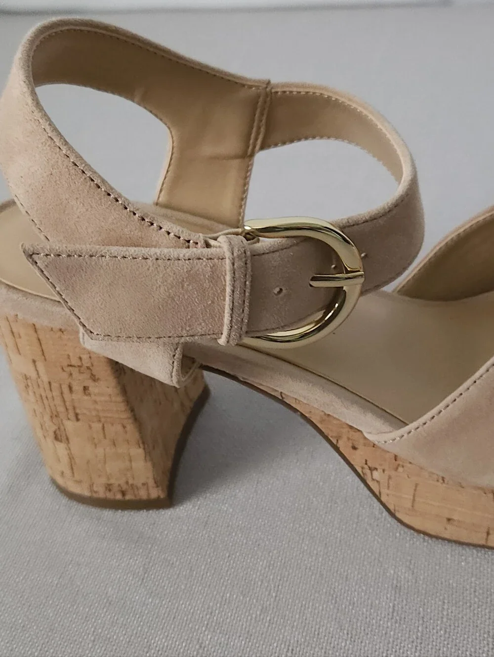 Ann‎ Taylor Suede Cork Platform Sandals Women's 8M Tan Nude Block Heel Buckle